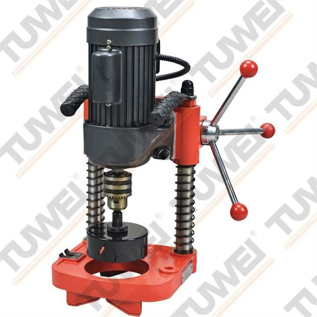 Machine portative de coupeur de trou